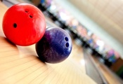 Bowling, blue, red