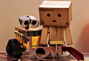 робот с чувствами, Волли, картонный человечек