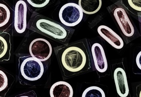 презервативы, разной формы, цвета