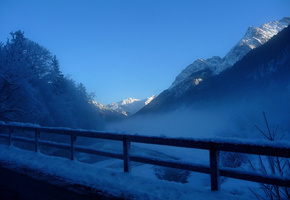 снег, туман, иней, горы, деревья, Зима, забор, дымка
