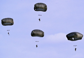 t-11 parachutes, U.s. army soldiers, training area