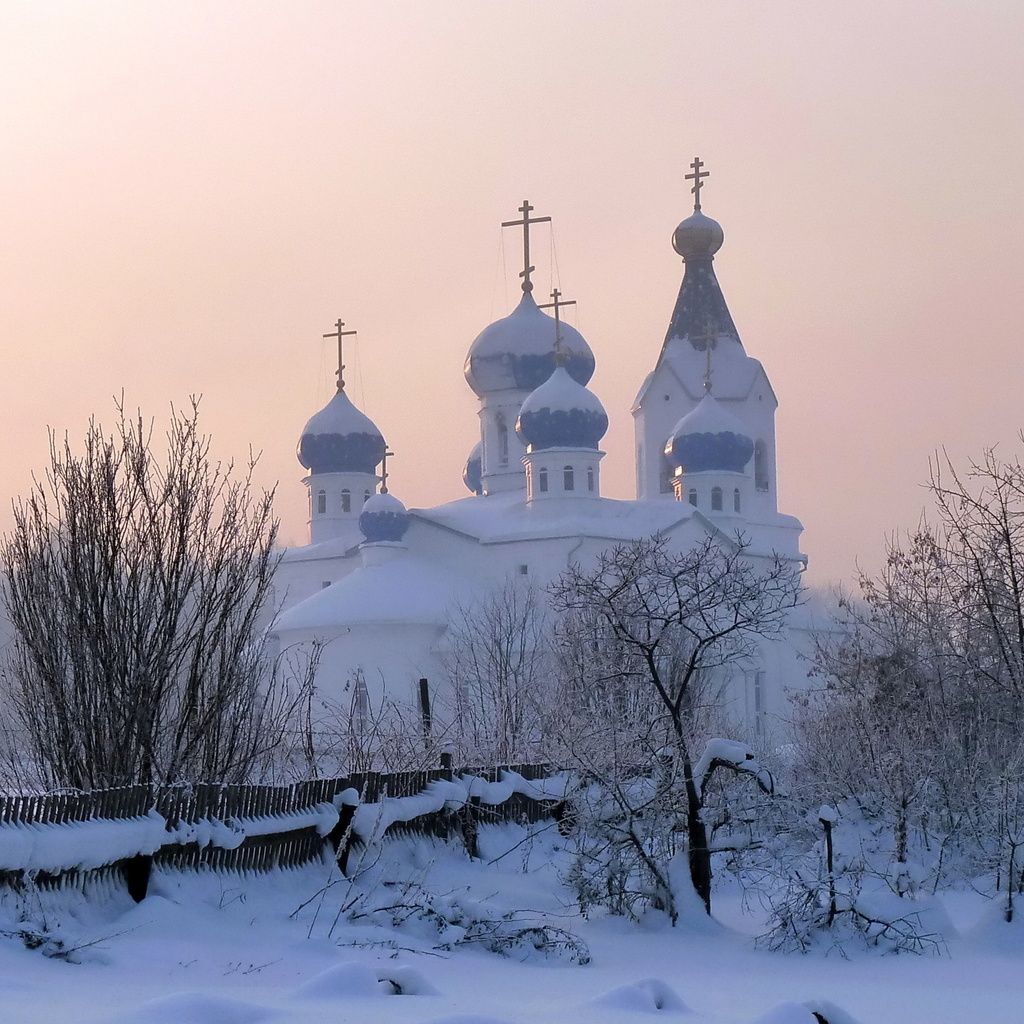 Зима храм снег