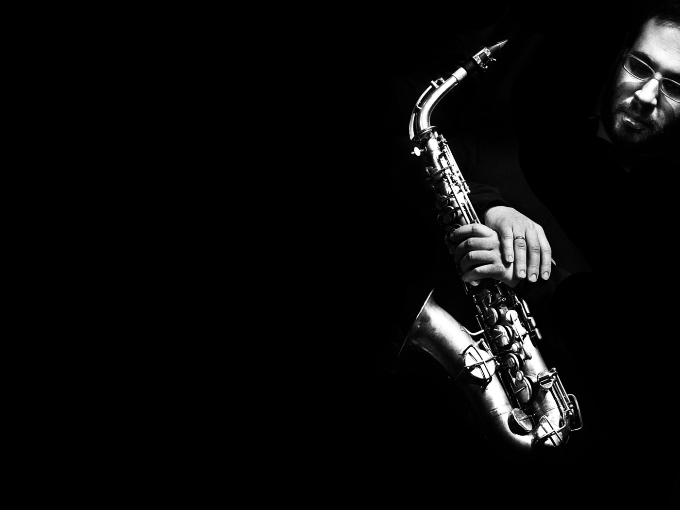  , saxophone, , .