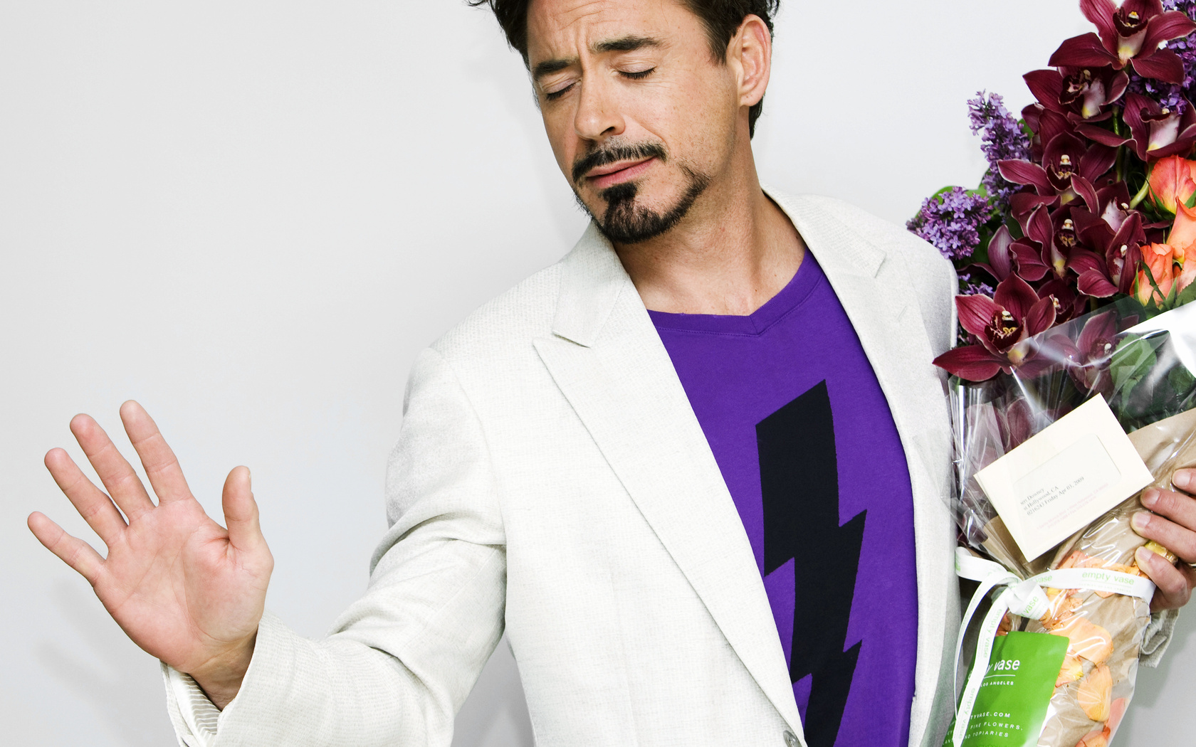 robert downey jr, Actor,  -, , flowers, 