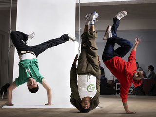 Break dance, dance, freeze