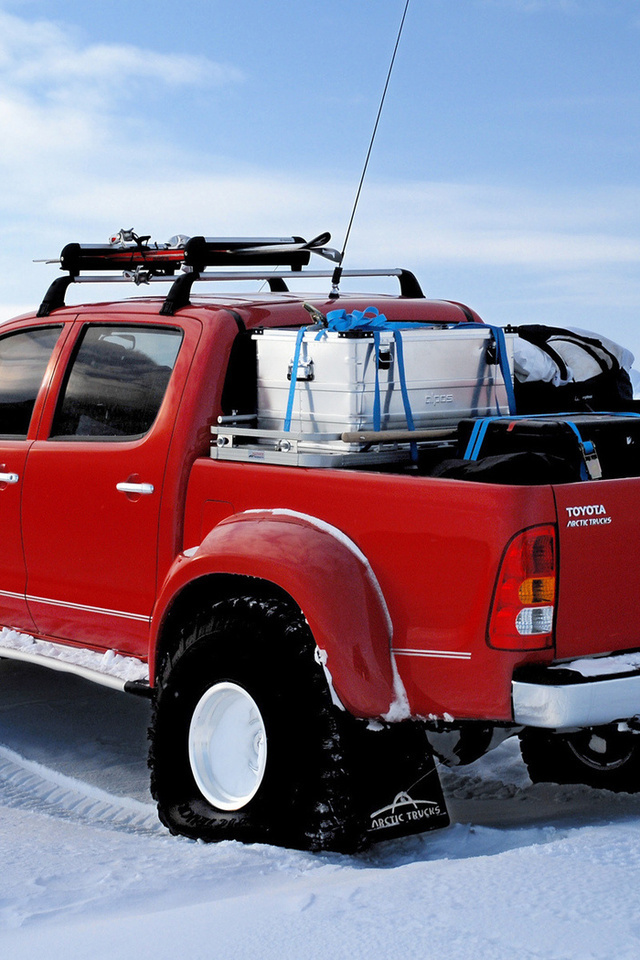 north pole,  , hilux, red, toyota