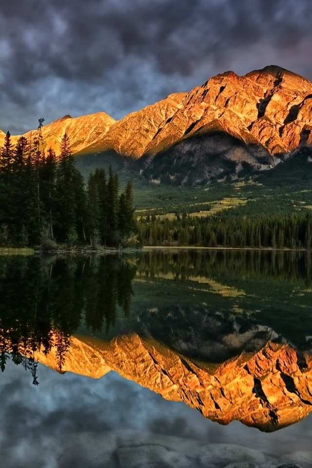 , pyramid lake, jasper national park, canada, alberta