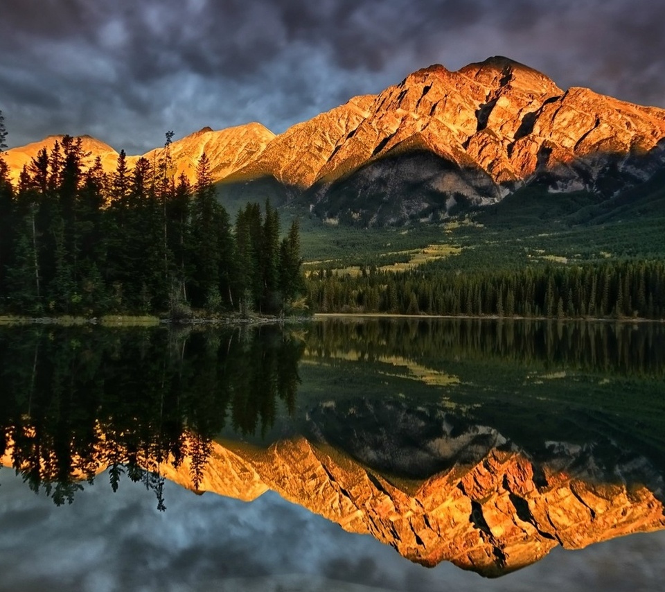 , pyramid lake, jasper national park, canada, alberta